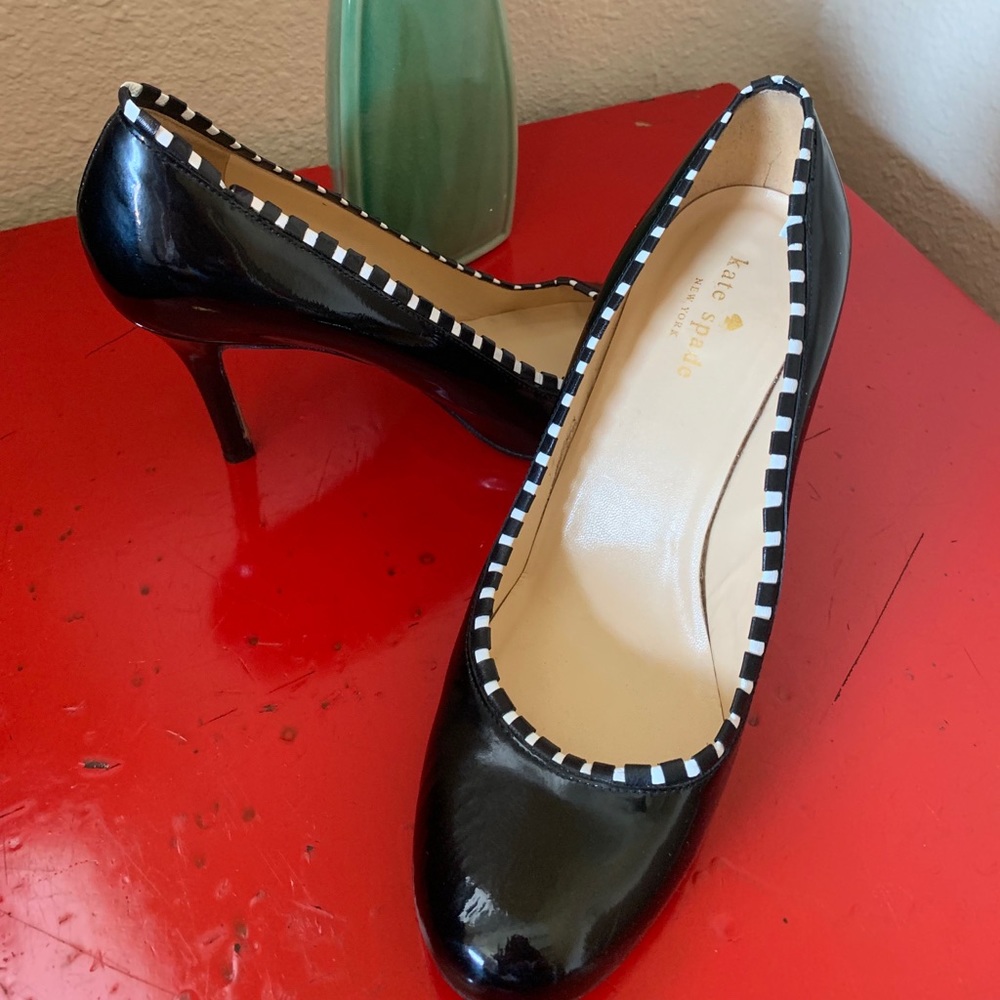 💖Kate Spade Patent Leather Heels W/White Trim 💖